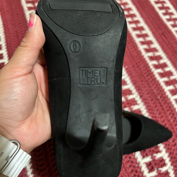 👠 - Picture 2 of 4